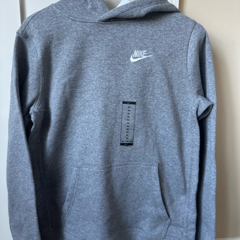 NWT Nike kids hoodie. Unisex